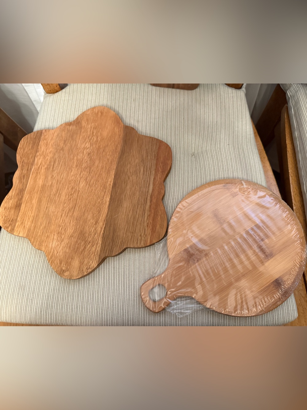 Seasonal Wooden Snowflake Serving Board - Natural Brown - Picture 2 of 10